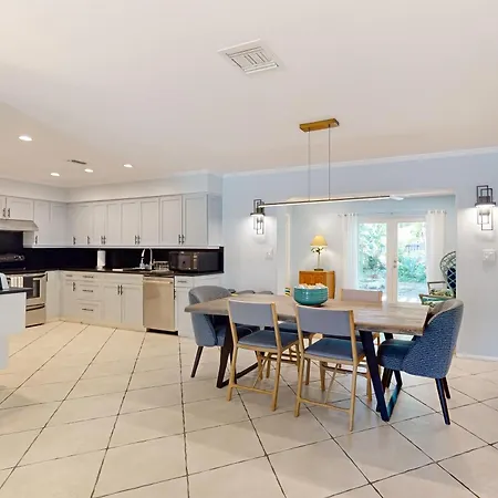 Villa Breezy Ocean Escape
